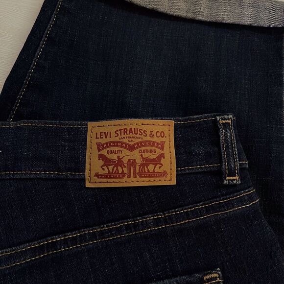 Levis Bermuda Shorts Womens 28 Dark Blue Denim Rolled Cuff Stretch Casual Jean - Picture 6 of 10